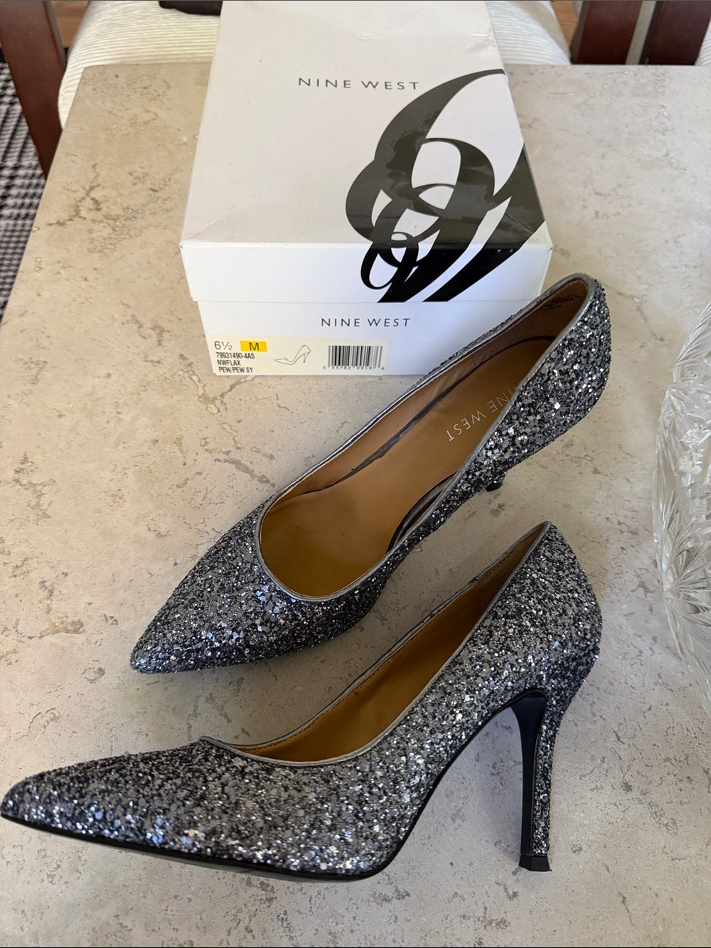 EUC NINE WEST Glitter Pointed Toe Pumps Heels Silver Pewter Gunmetal Metallic - Picture 2 of 6